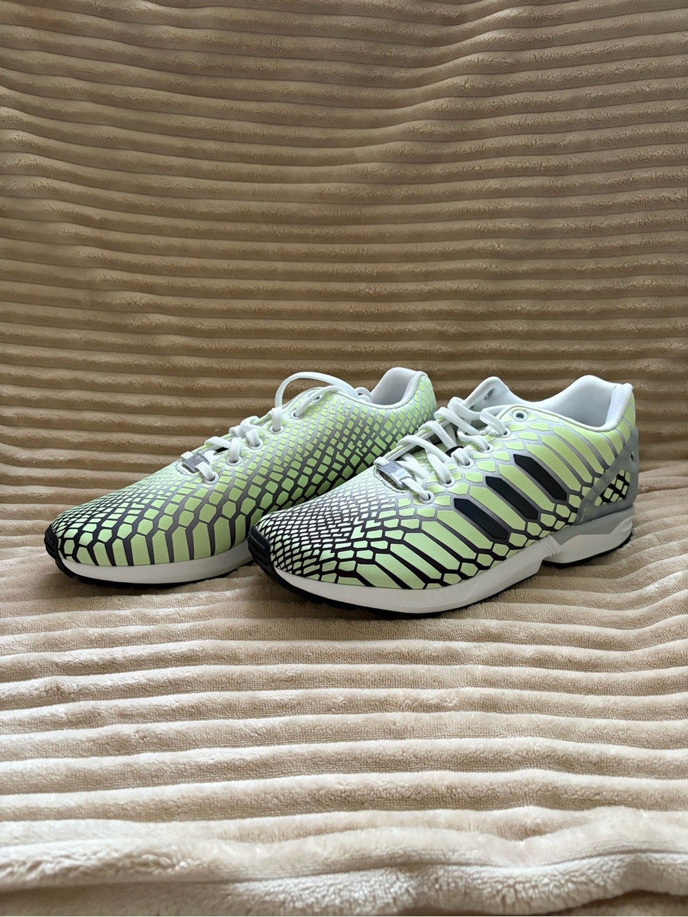 adidas White and Lime Green Patterned Low-Top Sneakers